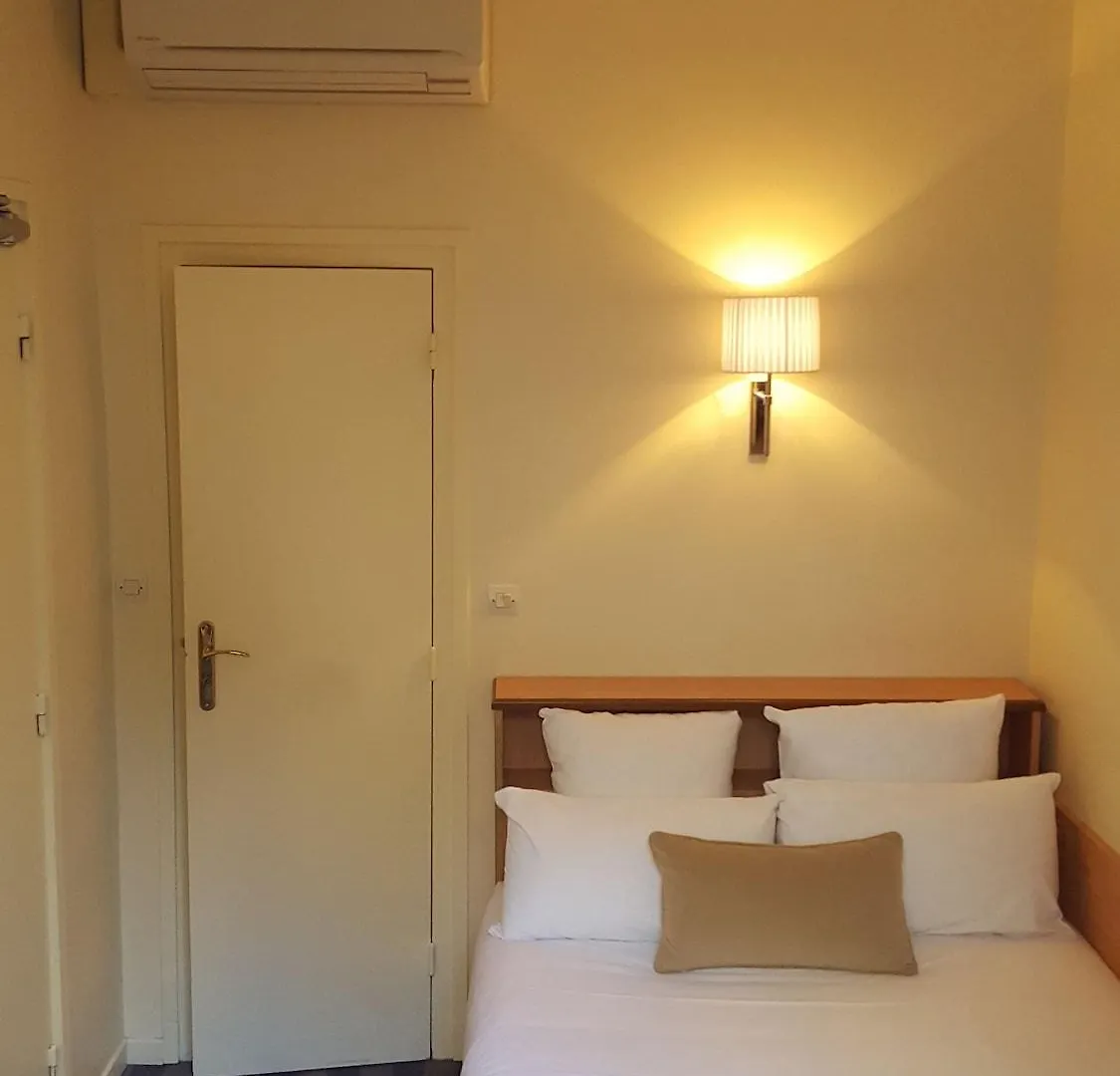 Hotel Saint Cyr Etoile Paris 3*,  France