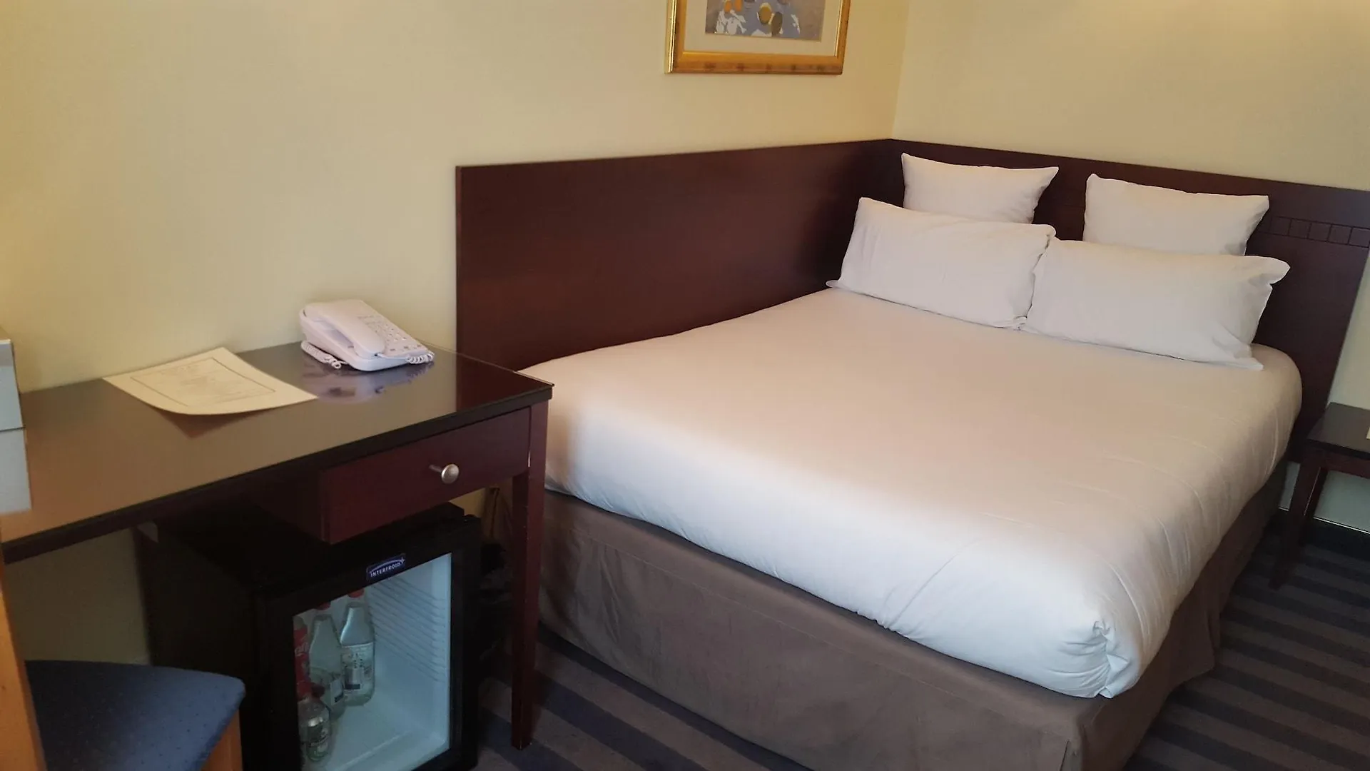 Hotel Saint Cyr Etoile Paris