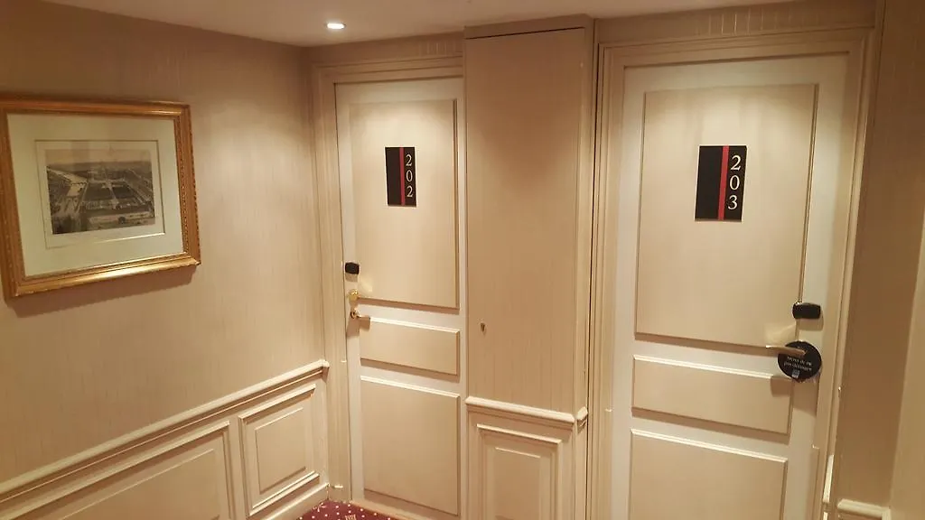 Hotel Saint Cyr Etoile Paris