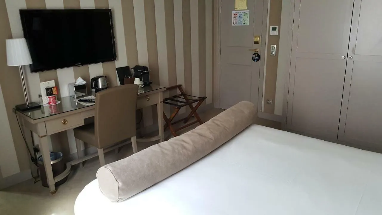 Hotel Saint Cyr Etoile Paris