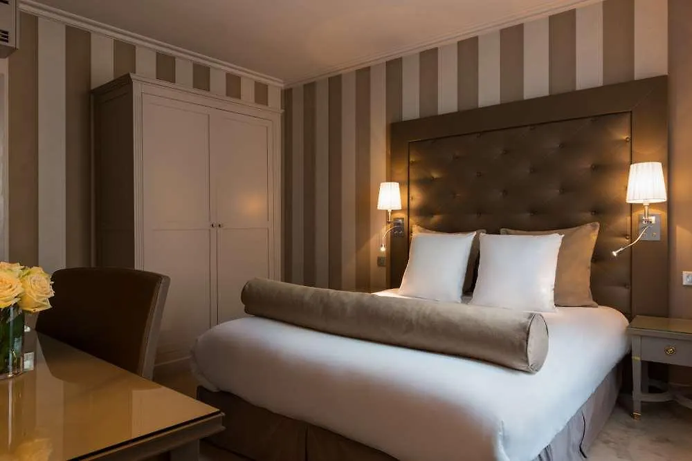 Hotel Saint Cyr Etoile Paris 3*,
